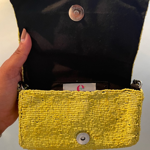 Beautiful hand embroidered bag - Picture 2 of 4